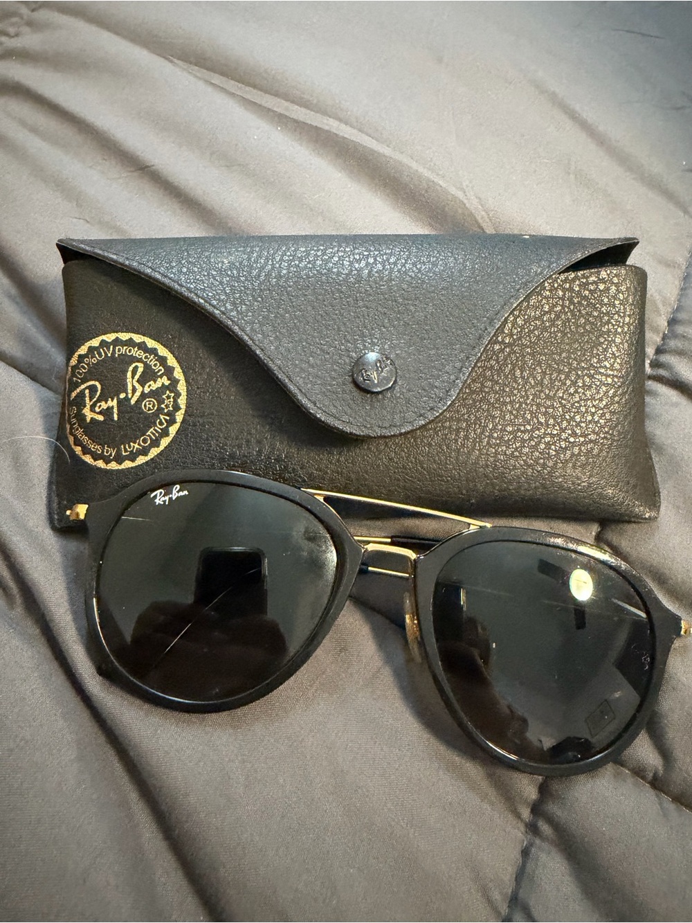 Ray-Ban RB4253 Black Gold Round Sunglasses w/ Case
